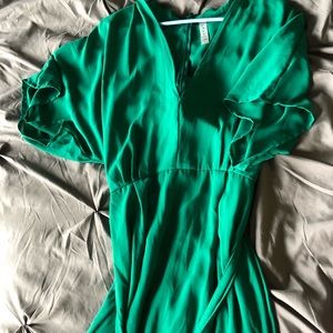 Flowy short sleeve green dress
